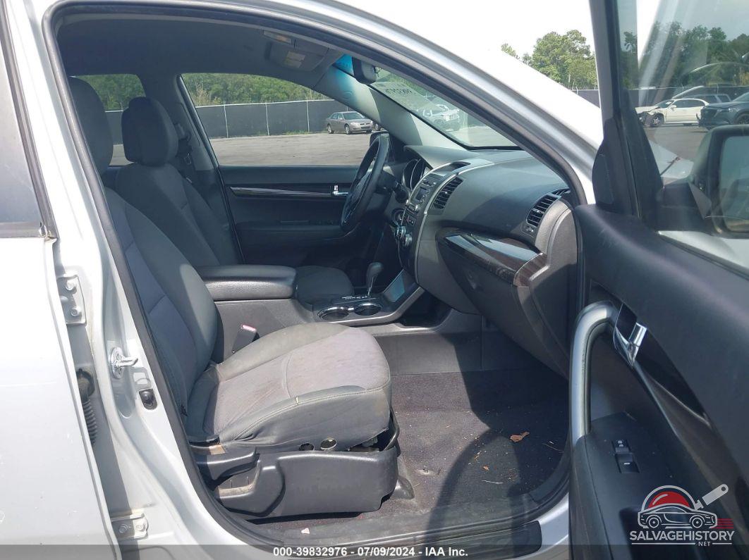 5XYKT3A11DG377669 2013 KIA SORENTO photo no. 5