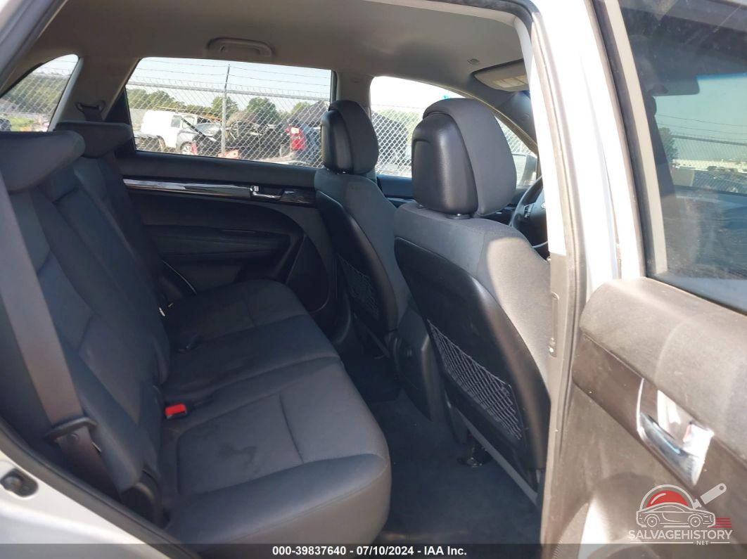 5XYKT3A1XDG329037 2013 KIA SORENTO photo no. 8