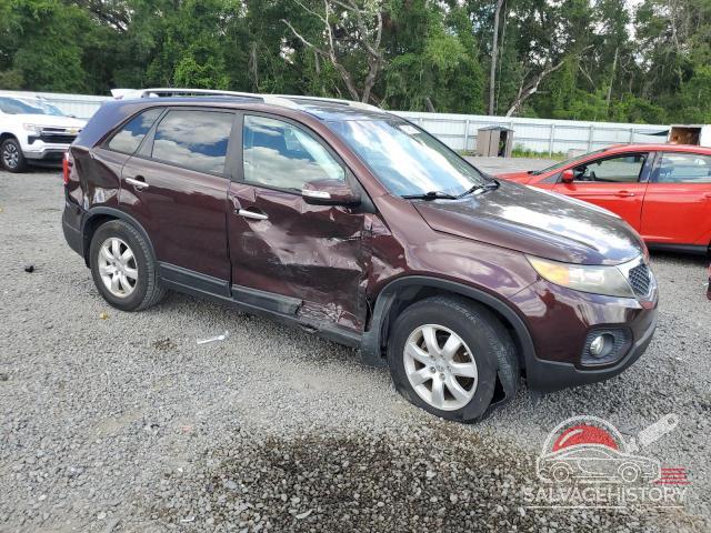 5XYKT4A21DG365701 2013 KIA SORENTO photo no. 4