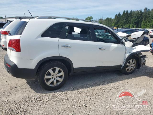 5XYKTDA21DG364032 2013 KIA SORENTO photo no. 3