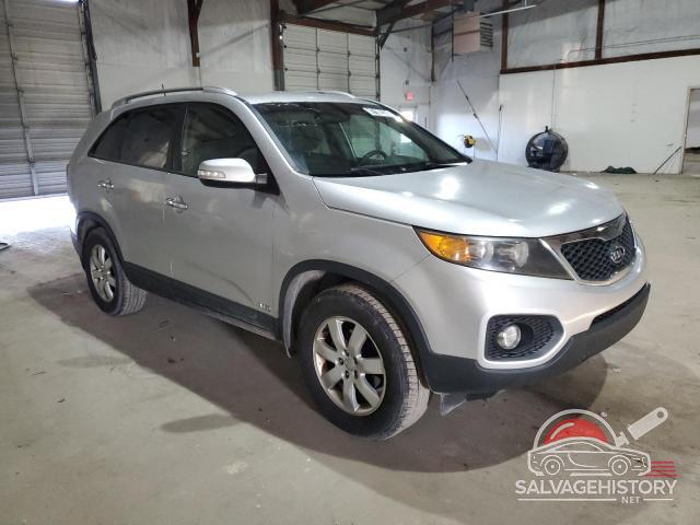 5XYKTDA62DG359781 2013 KIA SORENTO photo no. 4