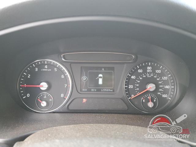 5XYPGDA34GG102349 2016 KIA SORENTO photo no. 9