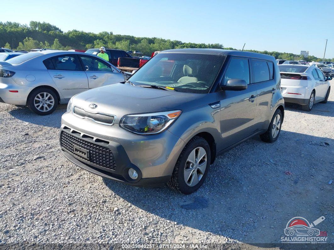 KNDJN2A25F7140692 2015 KIA SOUL photo no. 2