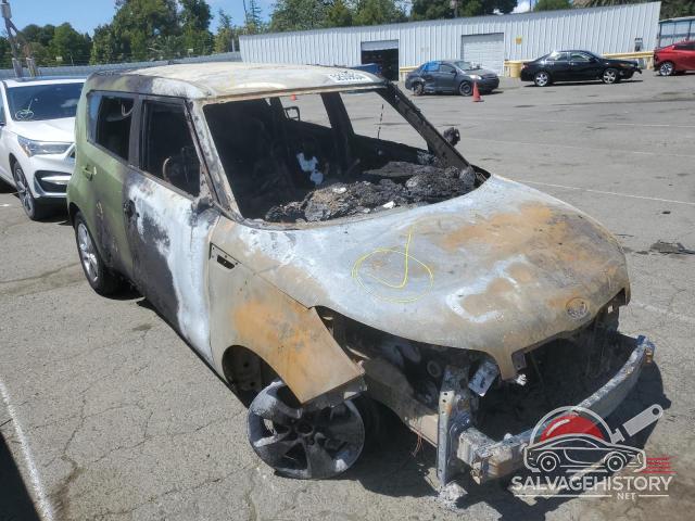 KNDJN2A25H7885803 2017 KIA SOUL photo no. 4