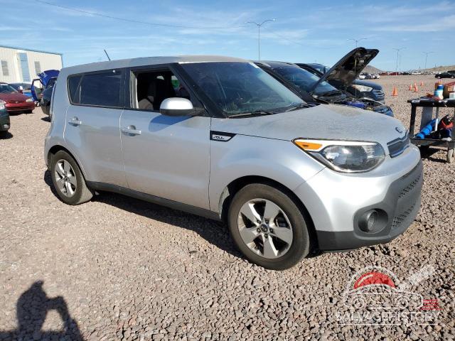 KNDJN2A28J7606429 2018 KIA SOUL photo no. 4