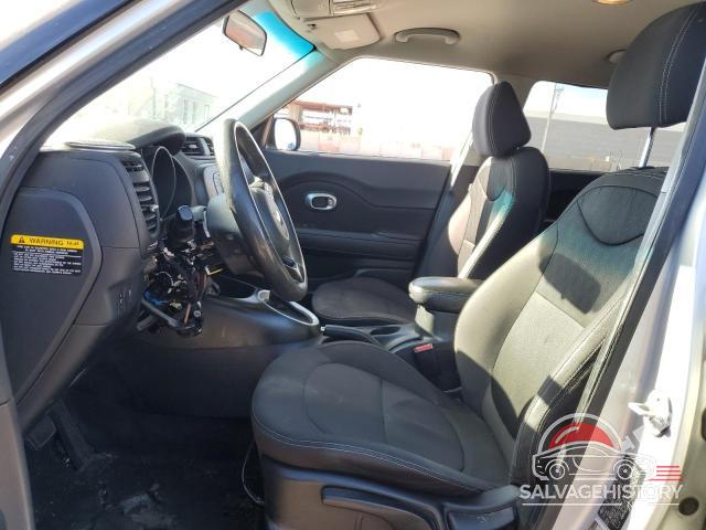 KNDJN2A28J7606429 2018 KIA SOUL photo no. 7