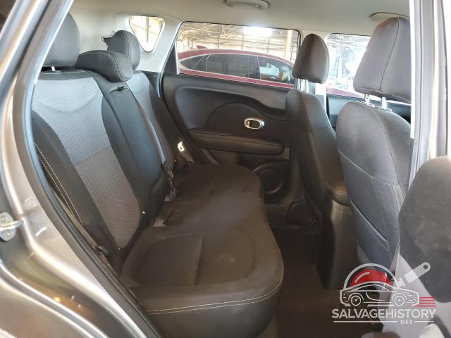 KNDJP3A58J7572969 2018 KIA SOUL photo no. 10