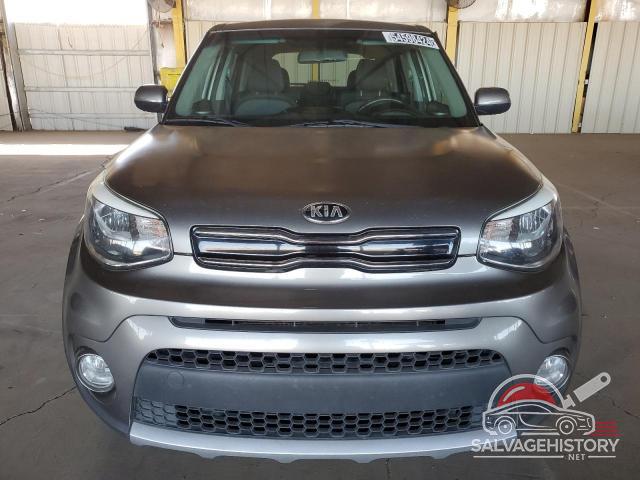 KNDJP3A58J7572969 2018 KIA SOUL photo no. 5