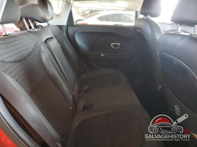 KNDJX3AAXJ7544300 2018 KIA SOUL photo no. 10