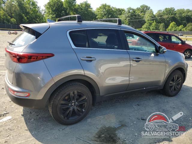 KNDPMCAC6J7404782 2018 KIA SPORTAGE photo no. 3