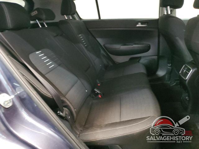 KNDPMCAC9J7350040 2018 KIA SPORTAGE photo no. 11