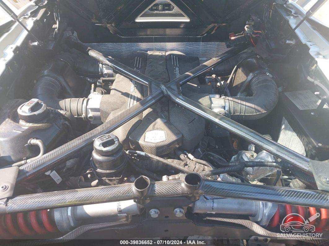 ZHWUT3ZD3HLA05682 2017 LAMBORGHINI AVENTADOR photo no. 10