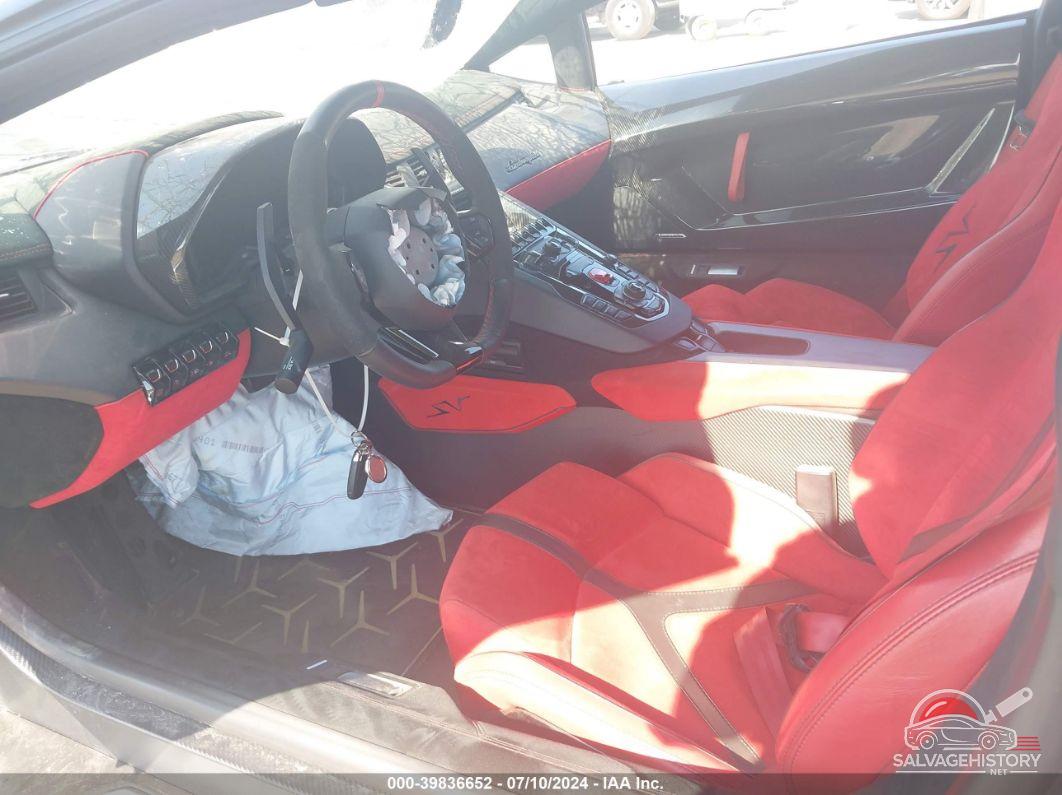 ZHWUT3ZD3HLA05682 2017 LAMBORGHINI AVENTADOR photo no. 8