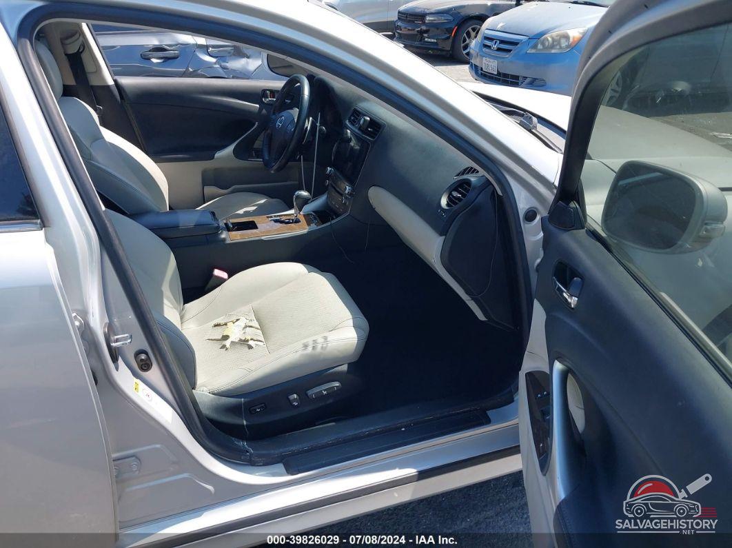 JTHBF5C26A5111138 2010 LEXUS IS 250 photo no. 5