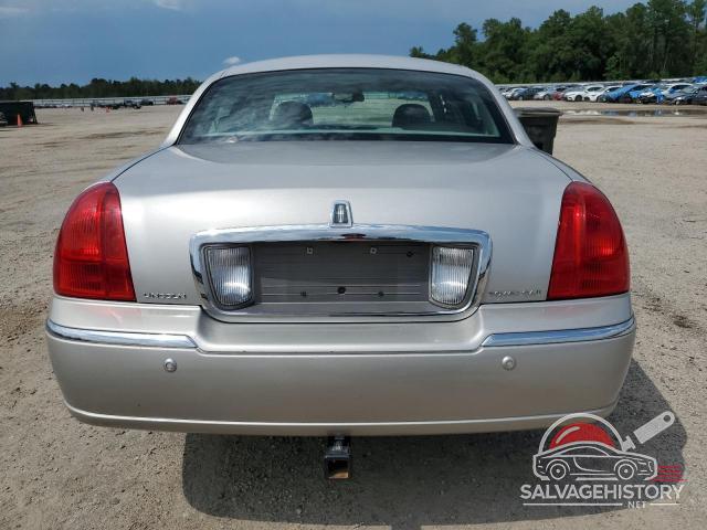 1LNHM82W55Y652687 2005 LINCOLN TOWNCAR photo no. 6