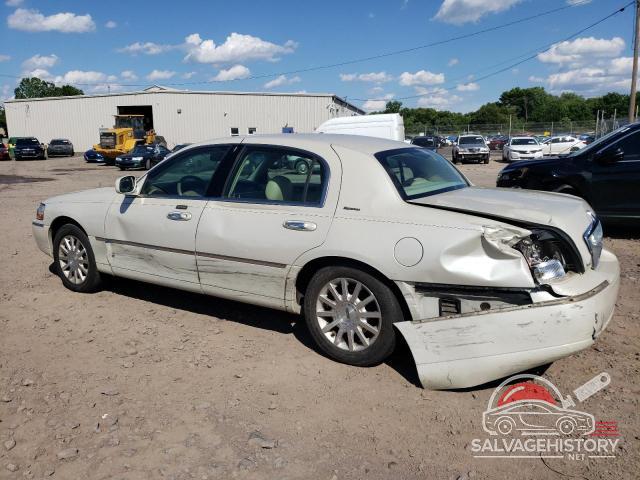1LNHM81W26Y606897 2006 LINCOLN TOWNCAR photo no. 2