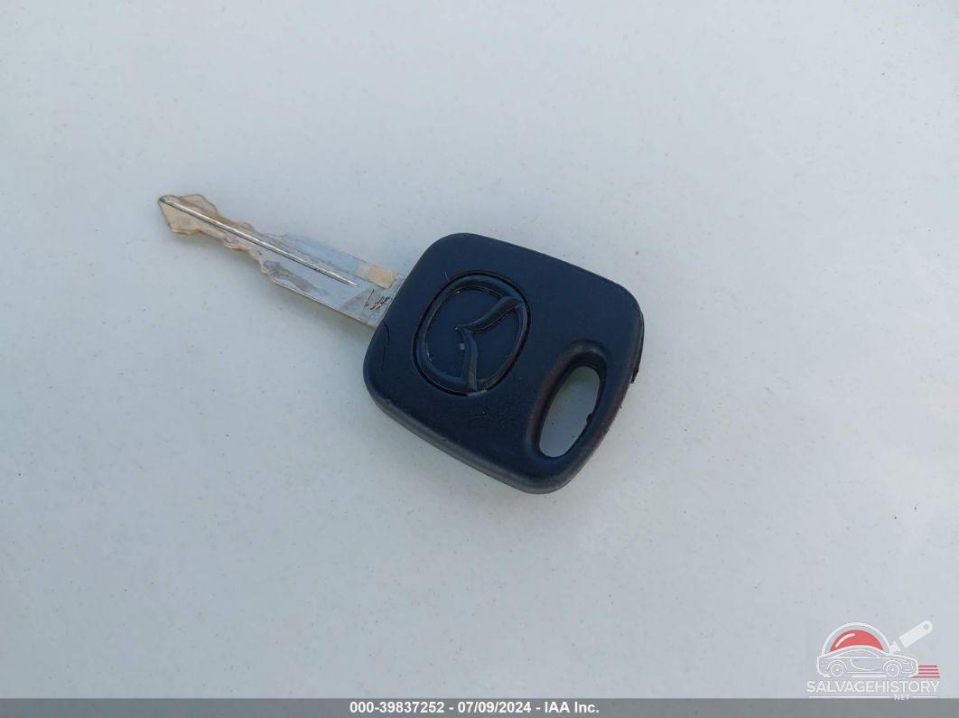4F2CZ061X3KM32722 2003 MAZDA TRIBUTE photo no. 11