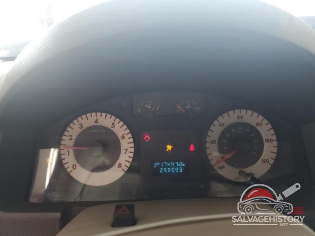 4F2CZ02Z28KM22480 2008 MAZDA TRIBUTE photo no. 9