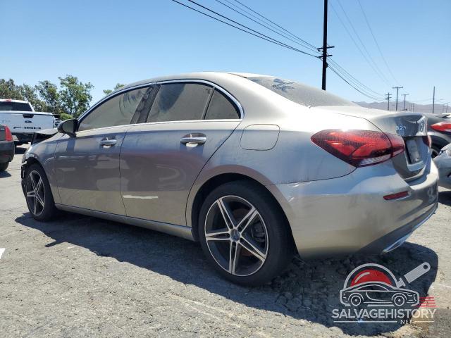 WDD3G4EB3KW002552 2019 MERCEDES-BENZ A-CLASS photo no. 2