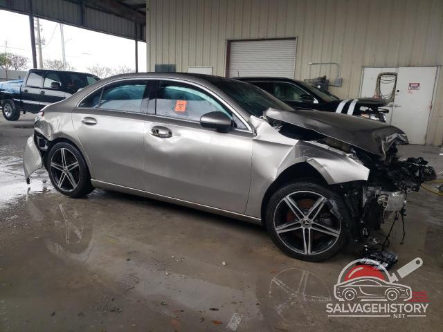 WDD3G4FBXKW001879 2019 MERCEDES-BENZ A-CLASS photo no. 4