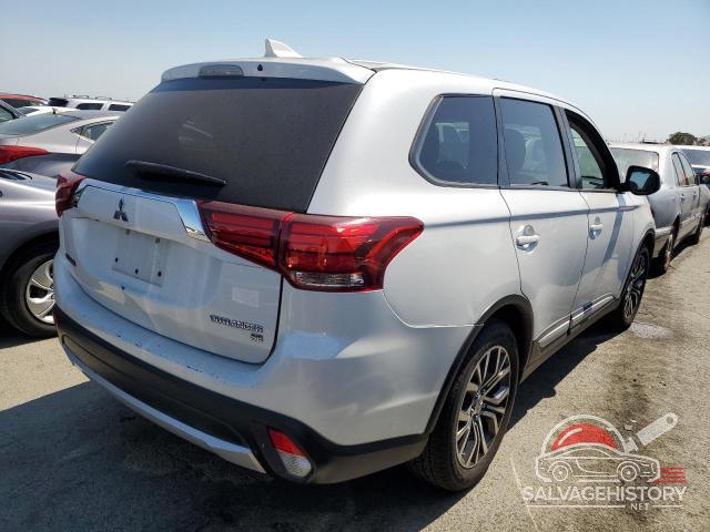 JA4AD3A33HZ028119 2017 MITSUBISHI OUTLANDER photo no. 3