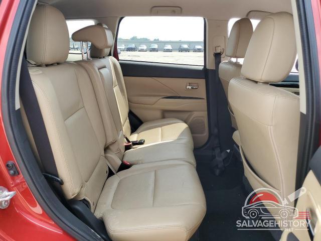 JA4AZ3A38JZ012702 2018 MITSUBISHI OUTLANDER photo no. 11