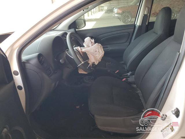3N1CN7AP5HL823320 2017 NISSAN VERSA photo no. 7