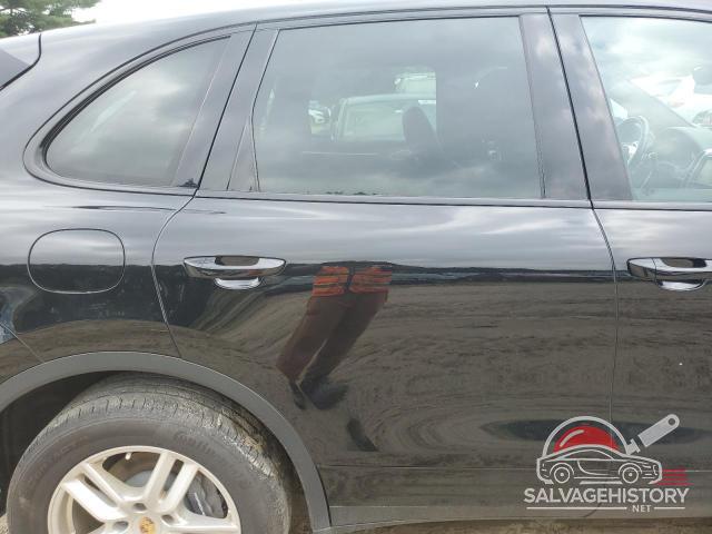 WP1AA2A29GKA10858 2016 PORSCHE CAYENNE photo no. 11