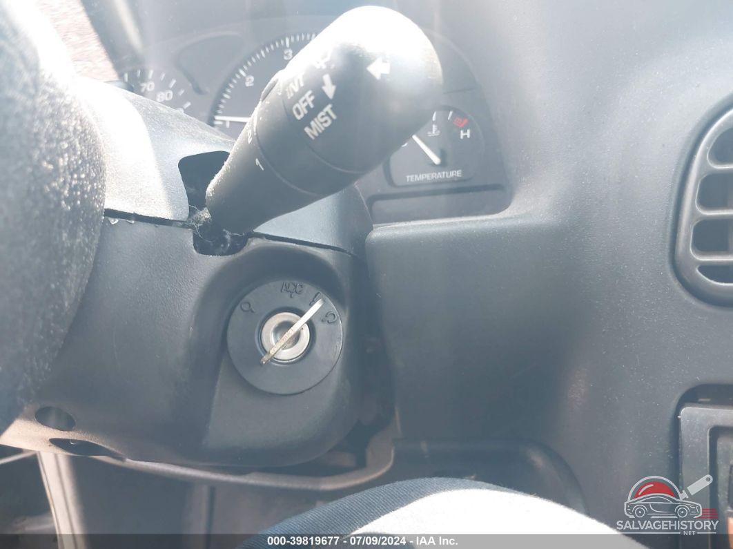 1G8ZS52862Z253933 2002 SATURN S-SERIES photo no. 11