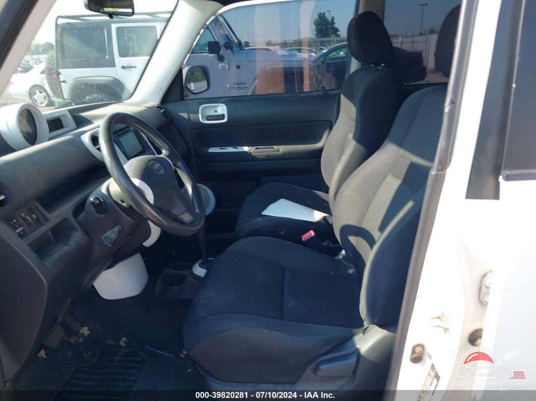 JTLKT324250212489 2005 SCION XB photo no. 5