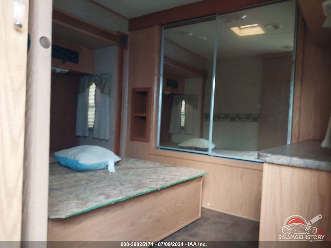 5SFSB3523BE215874 2011 SUNDANCE photo no. 8