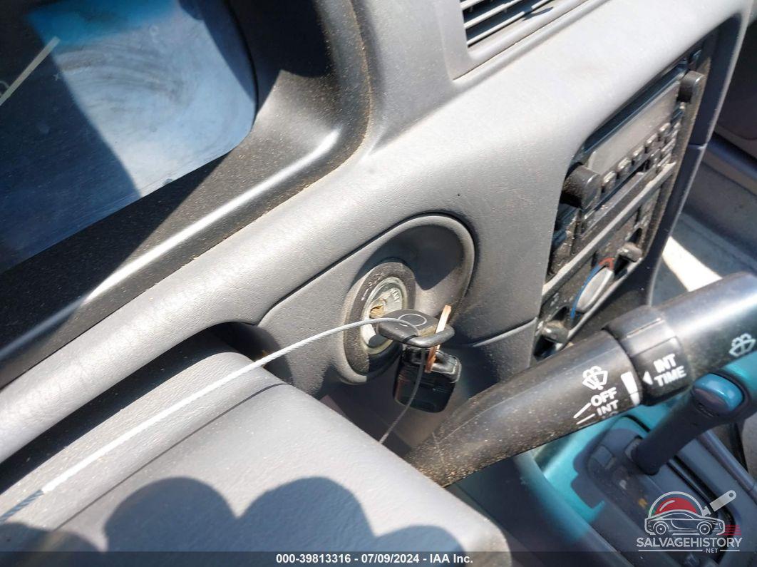 JT2BG22K010603765 2001 TOYOTA CAMRY photo no. 11