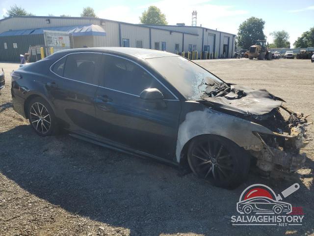 4T1G11AK2MU441933 2021 TOYOTA CAMRY photo no. 4