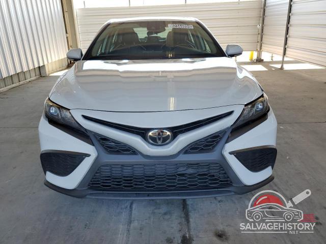 4T1G11AK4NU017185 2022 TOYOTA CAMRY photo no. 5