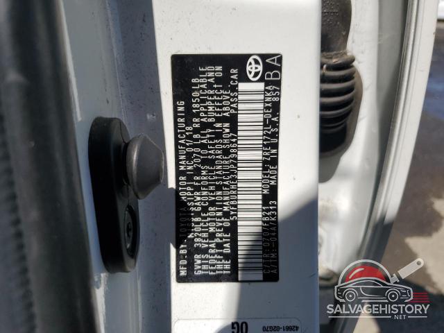 5YFBURHE3JP798647 2018 TOYOTA COROLLA photo no. 12