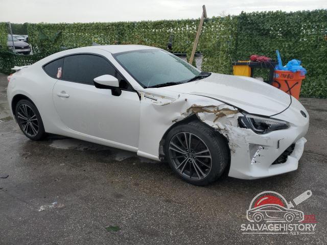 JF1ZNAA15D1716758 2013 TOYOTA SCION photo no. 4