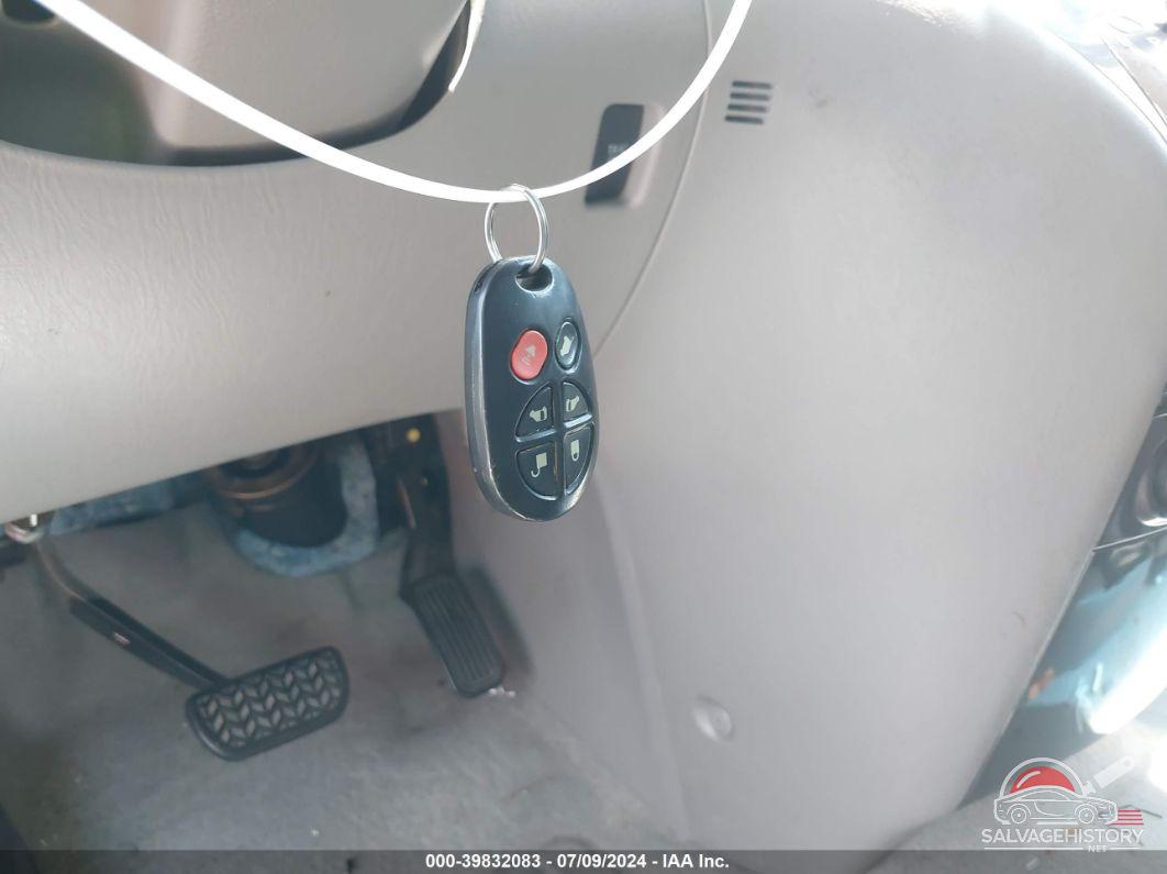 5TDZA22C24S042342 2004 TOYOTA SIENNA photo no. 11