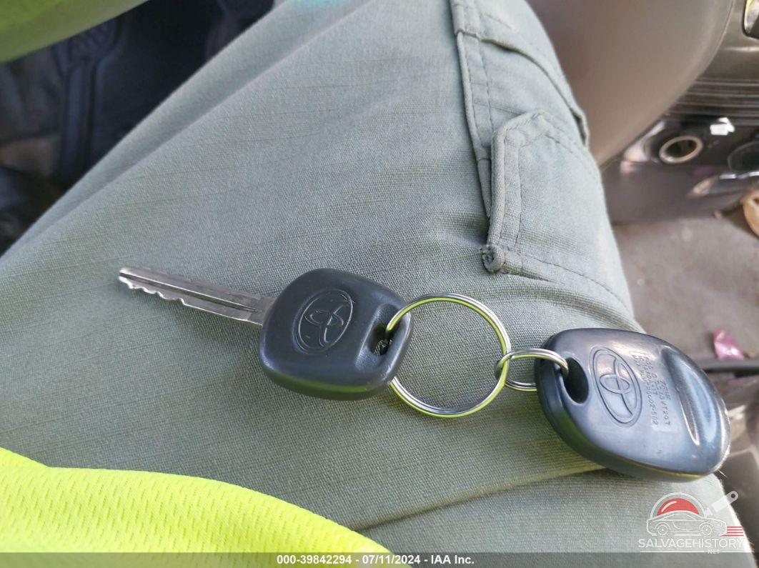 5TDZA22C94S157035 2004 TOYOTA SIENNA photo no. 11