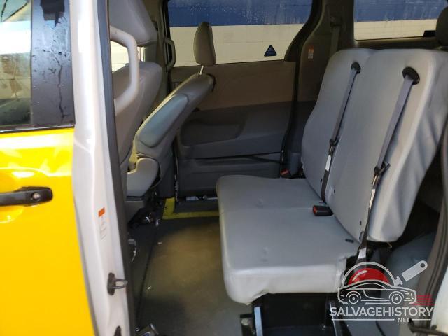 5TDZZ3DC5LS036030 2020 TOYOTA SIENNA photo no. 11