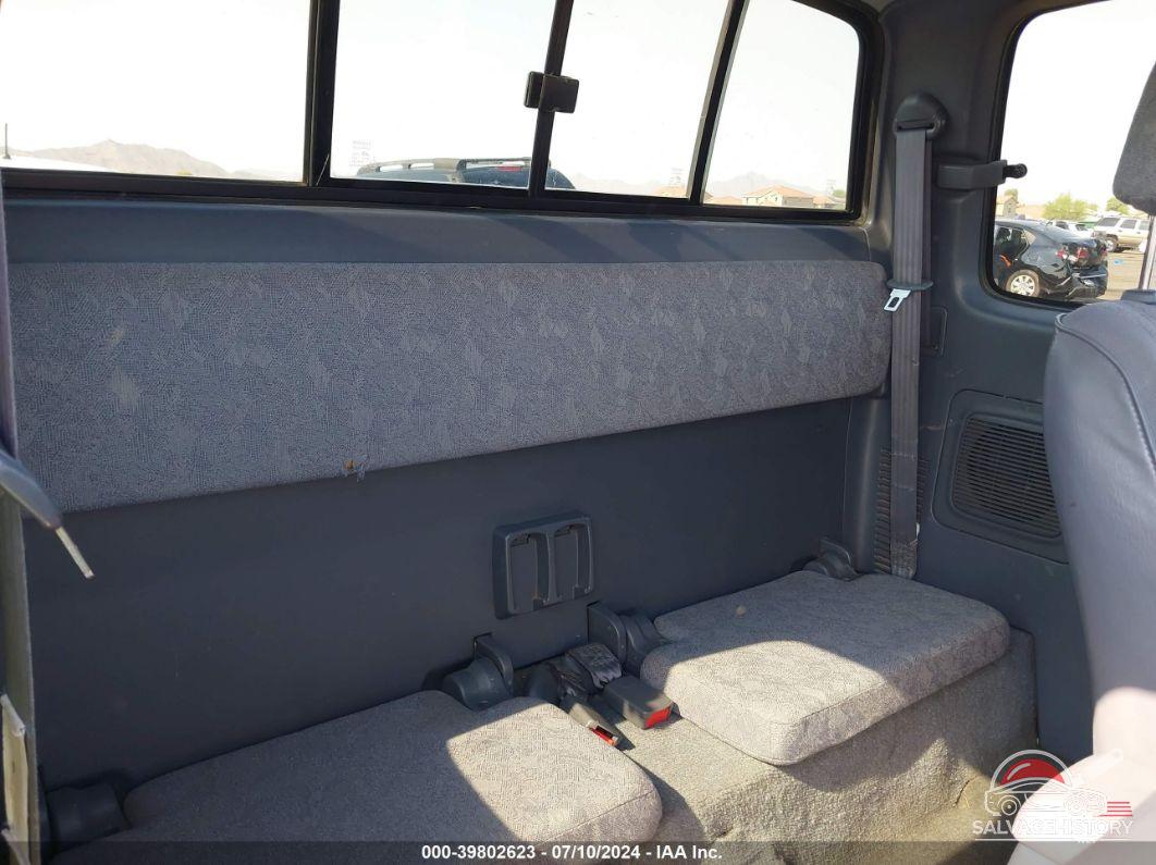 4TAWN72N6YZ666019 2000 TOYOTA TACOMA photo no. 8