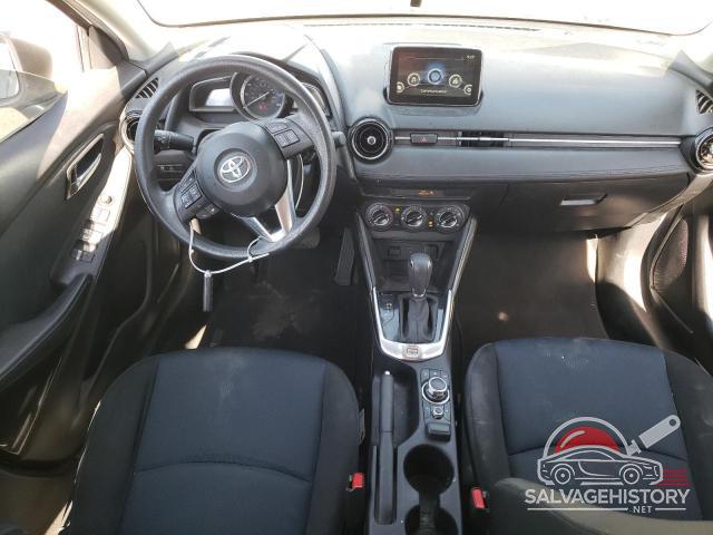 3MYDLBYVXHY184466 2017 TOYOTA YARIS photo no. 8