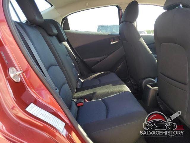3MYDLBYVXJY318429 2018 TOYOTA YARIS photo no. 10