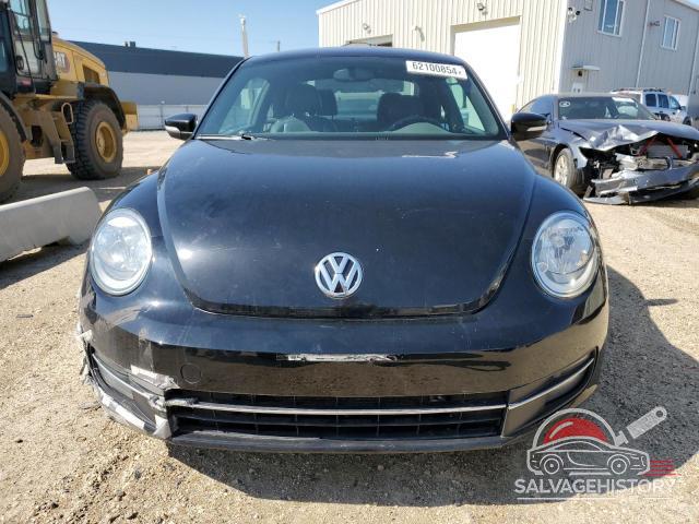 3VWV67AT0CM661371 2012 VOLKSWAGEN BEETLE photo no. 5