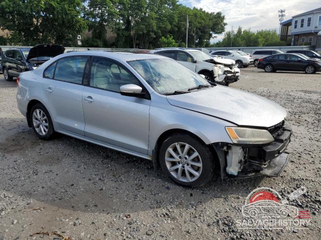 3VWDP7AJ6CM357971 2012 VOLKSWAGEN JETTA photo no. 4