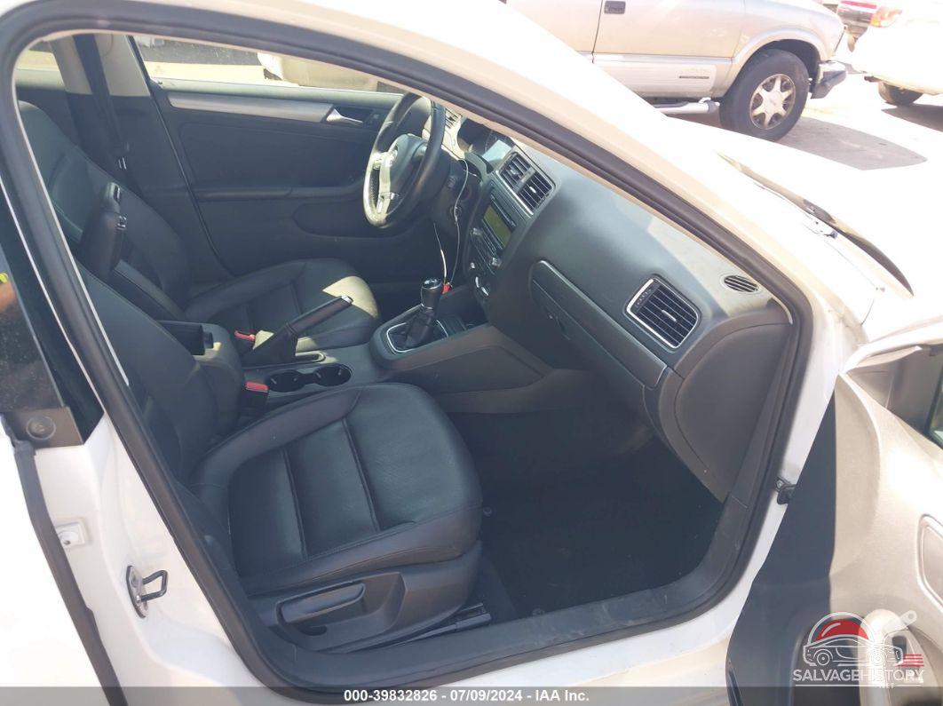 3VW3L7AJ2DM202374 2013 VOLKSWAGEN JETTA photo no. 5