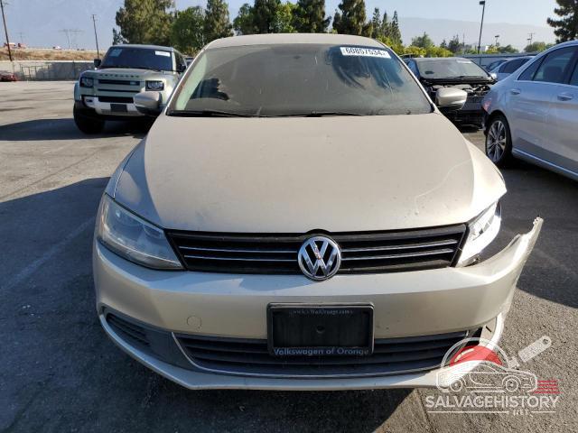 3VWDP7AJ5DM218500 2013 VOLKSWAGEN JETTA photo no. 5