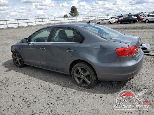 3VWDP7AJ8DM251281 2013 VOLKSWAGEN JETTA photo no. 2