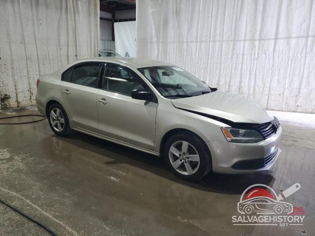 3VW1K7AJ5EM302027 2014 VOLKSWAGEN JETTA photo no. 4