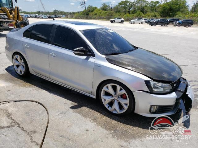 3VW4S7AJ8EM298889 2014 VOLKSWAGEN JETTA photo no. 4