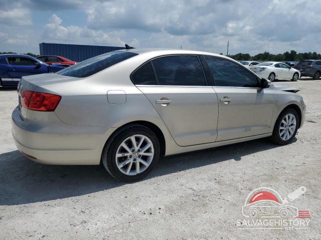 3VWD07AJ5EM278086 2014 VOLKSWAGEN JETTA photo no. 3